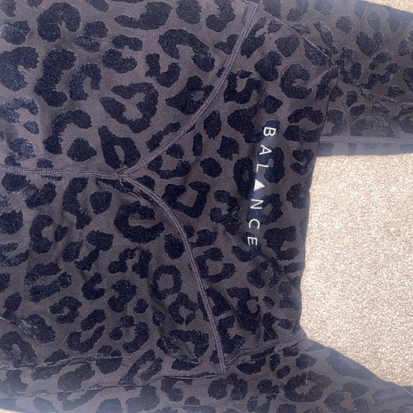 Balance Athletica Flocked cheetah leggings - Picture 4 of 5